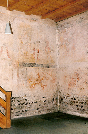 Fresenreste in der Vorhalle