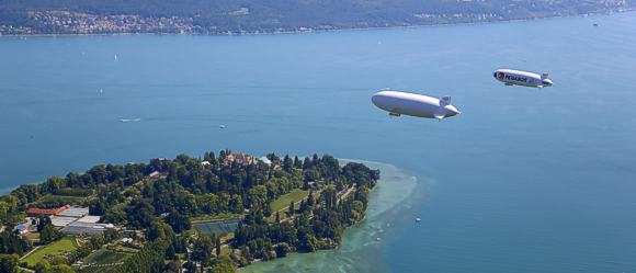 Zwei Zeppeline &uuml;ber dem See. Bild &copy; IBT GmbH 