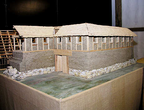 Lehmziegelmauer im Freilichtmuseum Heuneburg