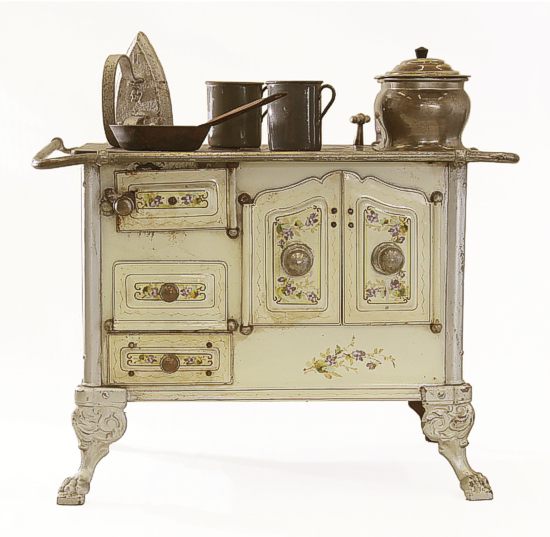 Hightech aus dem 19. Jahrhundert: Emailleherd, ca. zweite Hälfte 19. Jahrhundert. Fahrzeugmuseum Marxzell, Foto: Thomas Viering