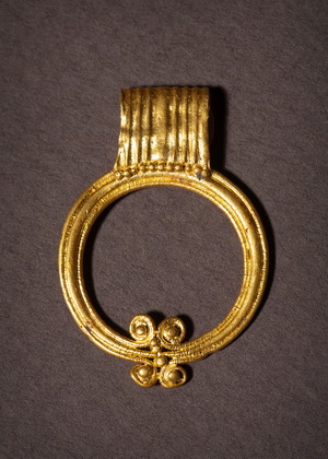 Schmuckgehänge. Gold. Biesheim, Grabung 2012, 3. Jh. (© A. Linder/MGR Biesheim)