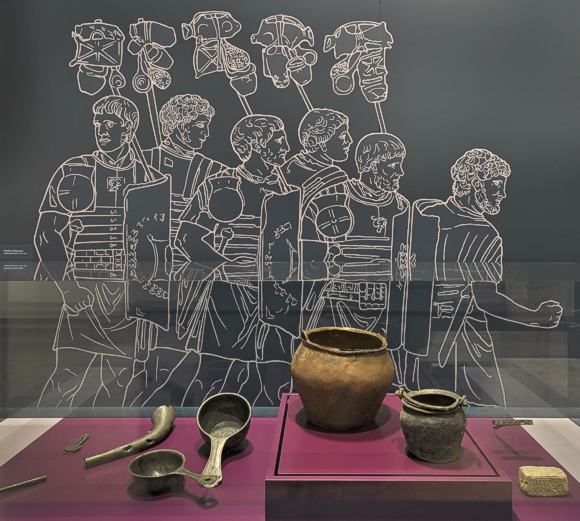 Trinkgefäße und Eimer. Bild: Rheinisches Landesmuseum Trier, Thomas Zühmer