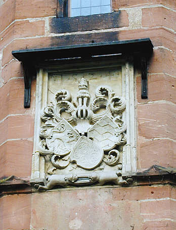 Schloss Heidelberg, Wappenstein am Ludwigsbau
