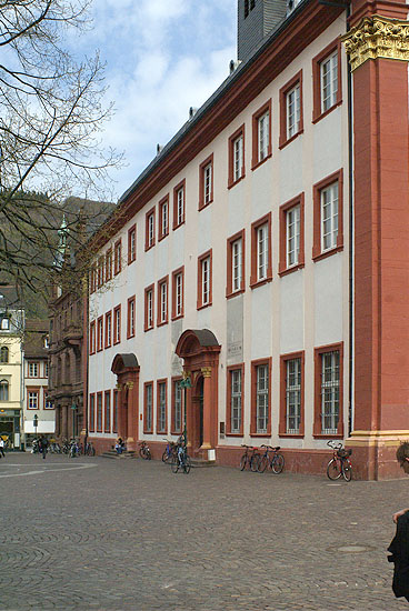 Frontseite der Alten Universität zur Grabengasse