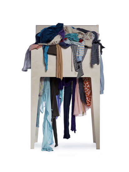 Silvia Knüppel: Kleiderspender. 2007. © kkaarrlls. Foto: Michael Anhalt