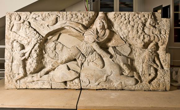 Mithrasrelief von Tor Cervara (Rom), 150 n. Chr. Badisches Landesmuseum Karlsruhe, Fotos: Thomas Goldschmidt