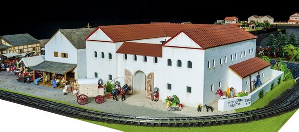 Insula einer römischen Stadt mit den um den Innenhof gruppierten Wohngebäuden und Gewerbebetrieben