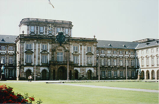 Mannheim, Schloss, Ehrenhof