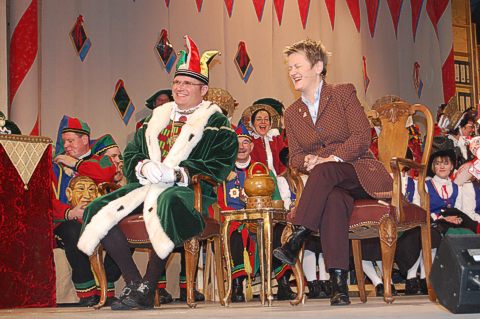 Renate Künast vor dem Stockacher Narrengericht. Bild: Narrengericht Stockach