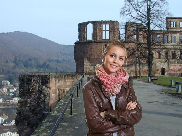 Mädelsparty in Heidelberg: Eli (16) auf der Stückgartenterrasse. Bild: © Daniel Ernst - Fotolia.com