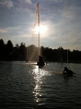 Facebook-Posting: Abendstimmung am Arionbrunnen im Schlossgarten