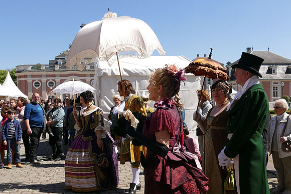 Kostümträger beim Eröffenungswochenende