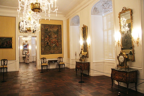 Gelbes Zimmer im südlichen Staatsappartement mit den Tapisserien "Szenen aus dem Alten Testament"