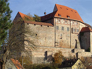 Cadolzburg von Westen. Foto: Wikimedia Commons/ Keichwa (CC BY-SA 3.0)