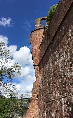 Frankreich-Fan der frühen Stunde: Kurfürst Ludwig V. Statue von Sebastian Götz am DickenTurm, um 1618.