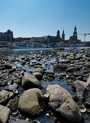 Niedrigstwasser an der Elbe in Dresden im Jahr 2018. Foro André Künzelmann / UFZ