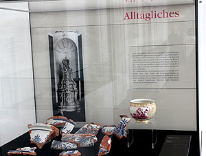 Im neuen Ausstellungsraum "Das Schloss durch die Jahrhunderte". Ausstellungsgruppen "Das Barockschoss" und "Alltägliches"