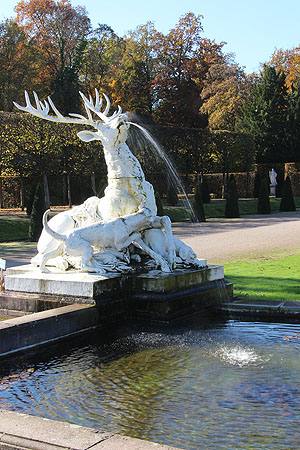 Schlossgarten Schwetzingen, Linker Hirsch aus der Hirschgruppe. Foto: kulturer.be