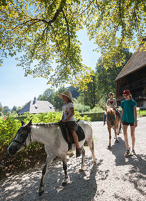 Sommerfest auf dem Land für Familien: Am Sonntag, den 29. August, lädt das Freilichtmuseum zu vielerlei Mitmachaktionen ein. Foto: Schwarzwälder Freilichtmuseum Vogtsbauernhof, Hans-Jörg Haas