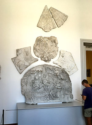 Fragmente der orginalen Stuck-Ausstattung des Schlosses, um 1731, als Vorlage für die digitale Rekonstruktion. Foto: kulturer.be