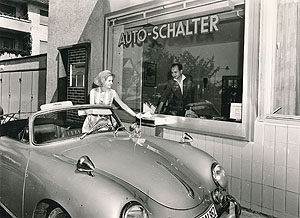 Autoschalter für die Erledigung kleinerer Bankgeschäfte direkt vom Auto aus. (c) Sparkasse Rhein_Neckar Nord