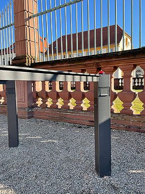 Moderne Bügelständer mit Streckdose - eine Eigenentwicklung des Amts Vermögen und Bau Mannheim