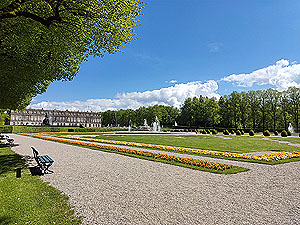 Frühjahrsbepflanzung im Schlosspark Herrenchiemsee. Fotos: Bayerische Verwaltung der staatlichen Schlösser, Gärten und Seen