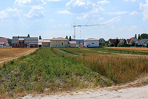 Landverbrauch durch Siedlungsbau: Neubaugebiet am Rande von Gerhardshofen, Bayern. Foto: Heinrich Becker, Thünen-Institu
