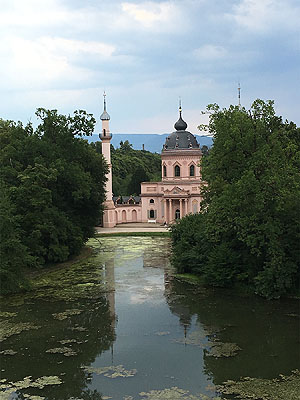 Schwetzingen, Schlossgarten. "Moschee" als Symbol für Aufklärung, Vernunft und Toleranz. 1780er Jahre, gleichzeitig mit Kants Schrift "Was ist Aufklärung?" errichtet. Foto: kulturer.be.