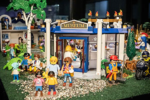 In den Schaubildern gibt es viele spannende Details zu entdecken wie hier ein Museum. Foto: Historisches Museum der Pfalz, Julia Paul