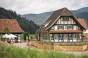Ortenauhaus außen: Das Ortenauhaus aus Durbach, das seit 2021 von Durbach in das Schwarzwälder Freilichtmuseum Vogtsbauernhof nach Gutach versetzt wurde, wird am Sonntag, 2. Juli 2023, erstmals der Öffentlichkeit zugänglich gemacht. Foto: Schwarzwälder Freilichtmuseum Vogtsbauernhof, Hans-Jörg Haas
