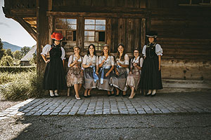 WWW – Welt zwischen Wald und Wein: Das Schwarzwälder Freilichtmuseums Vogtsbauernhof taucht mit seinem Jahresmotto in der Saison 2023 in eine „WWW – Welt zwischen Wald und Wein“. Zahlreiche Veranstaltungen zu den Themen Wein und Wald erwarten die Museumsbesucher. Foto: Weinparadies Ortenau 