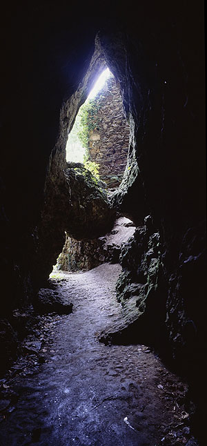 Blick aus der Ilsenhöhle unterhalb der Burg Ranis. Archivbild. Landesamt für Denkmalpflege und Archäologie Sachsen-Anhalt