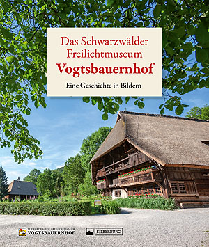 Zum Festwochenende ist auch das neu im Silberburg-Verlag erschienene Buch „Das Schwarzwälder Freilichtmuseum Vogtsbauernhof – Eine Geschichte in Bildern“ für den Preis von 29,99 Euro erhältlich. Foto: Silberburg Verlag