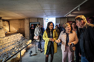 Ministerin Nicole Razavi MdL auf Denkmalreise in Konstanz: Besichtigung der Römischen Reste unter dem Marktplatz